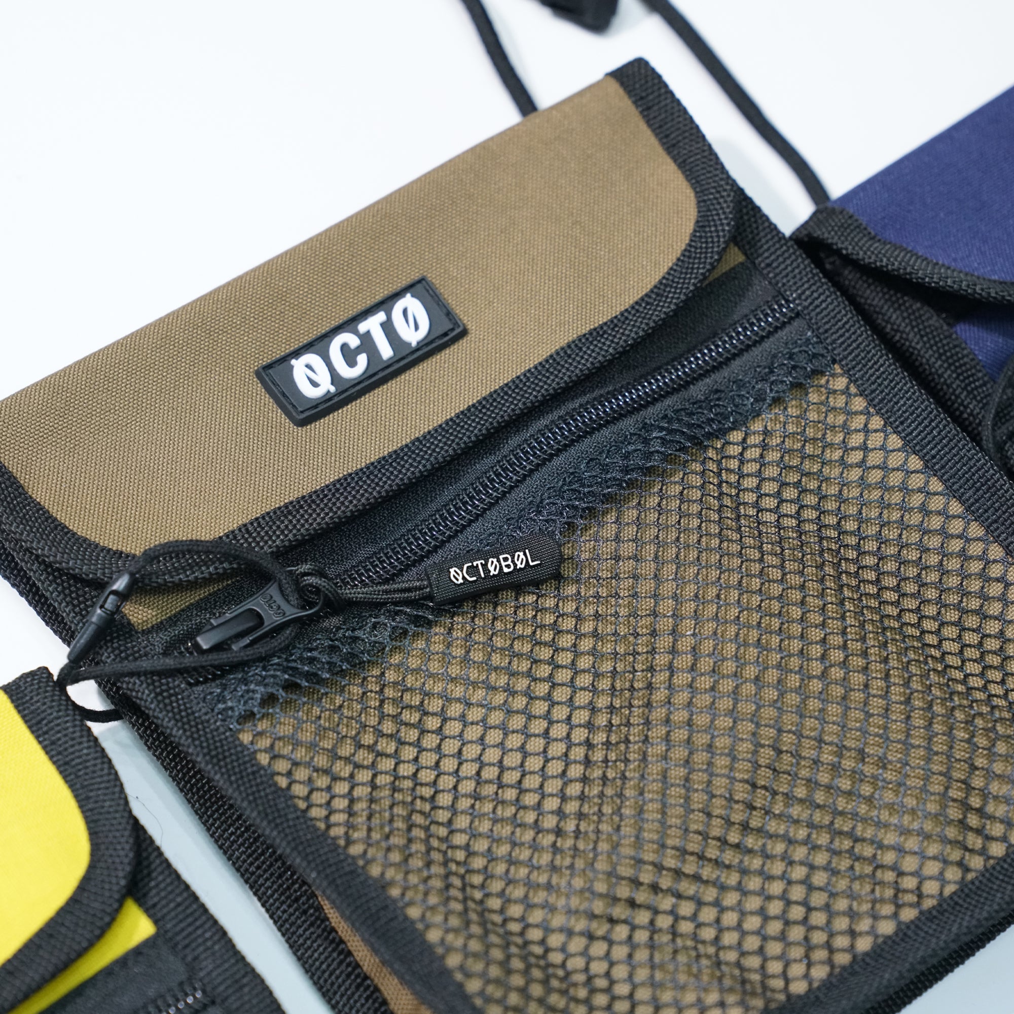 AC020 Shoulder Bag