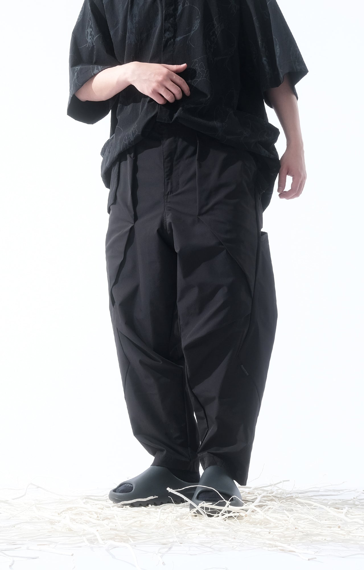 Capsule 03 / CB118 Nylon Parallelogram Pants (Black)
