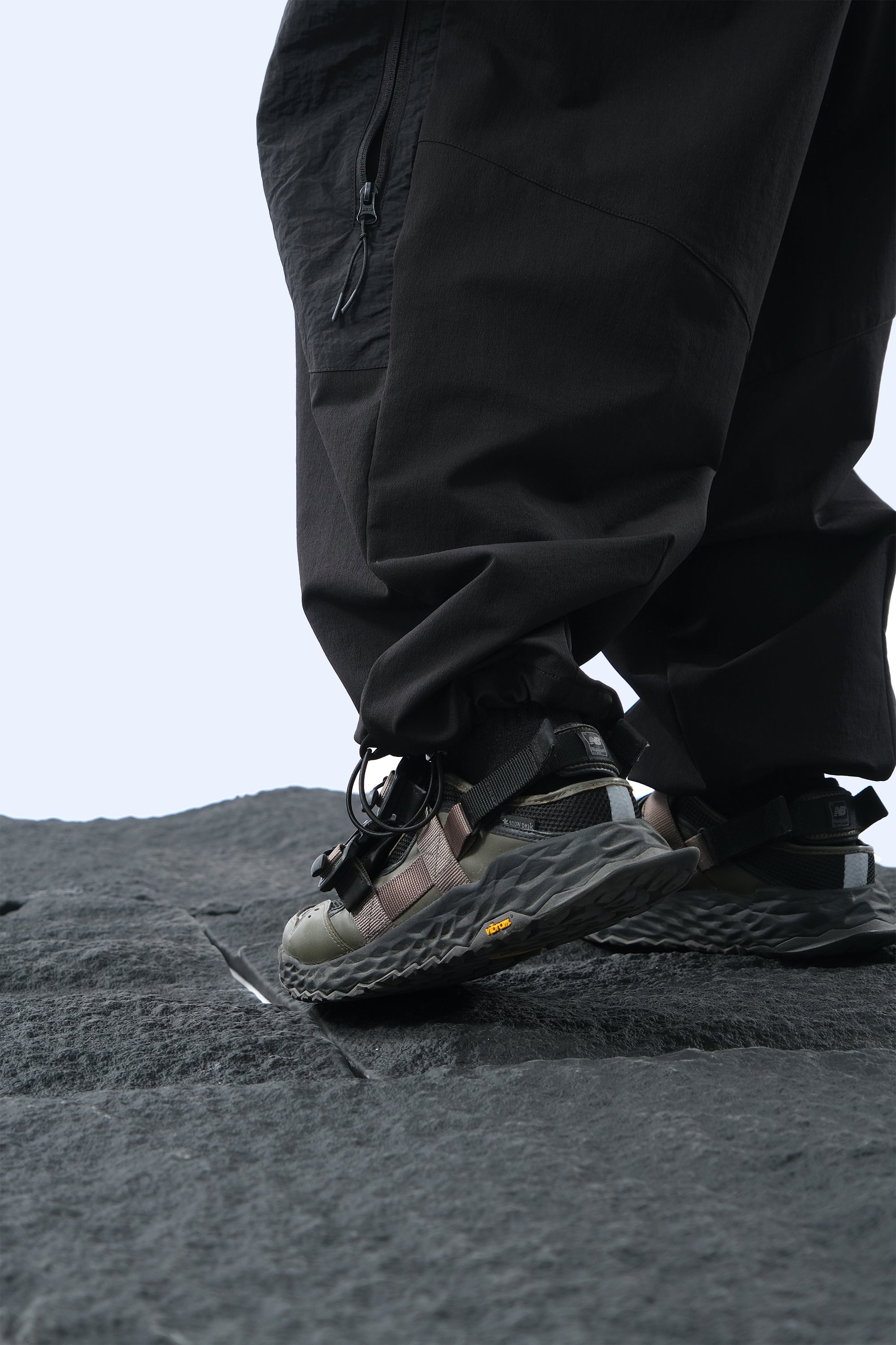 Capsule 03 / CSP-124 Adjustable Panelled Relaxed Pants  (Black)