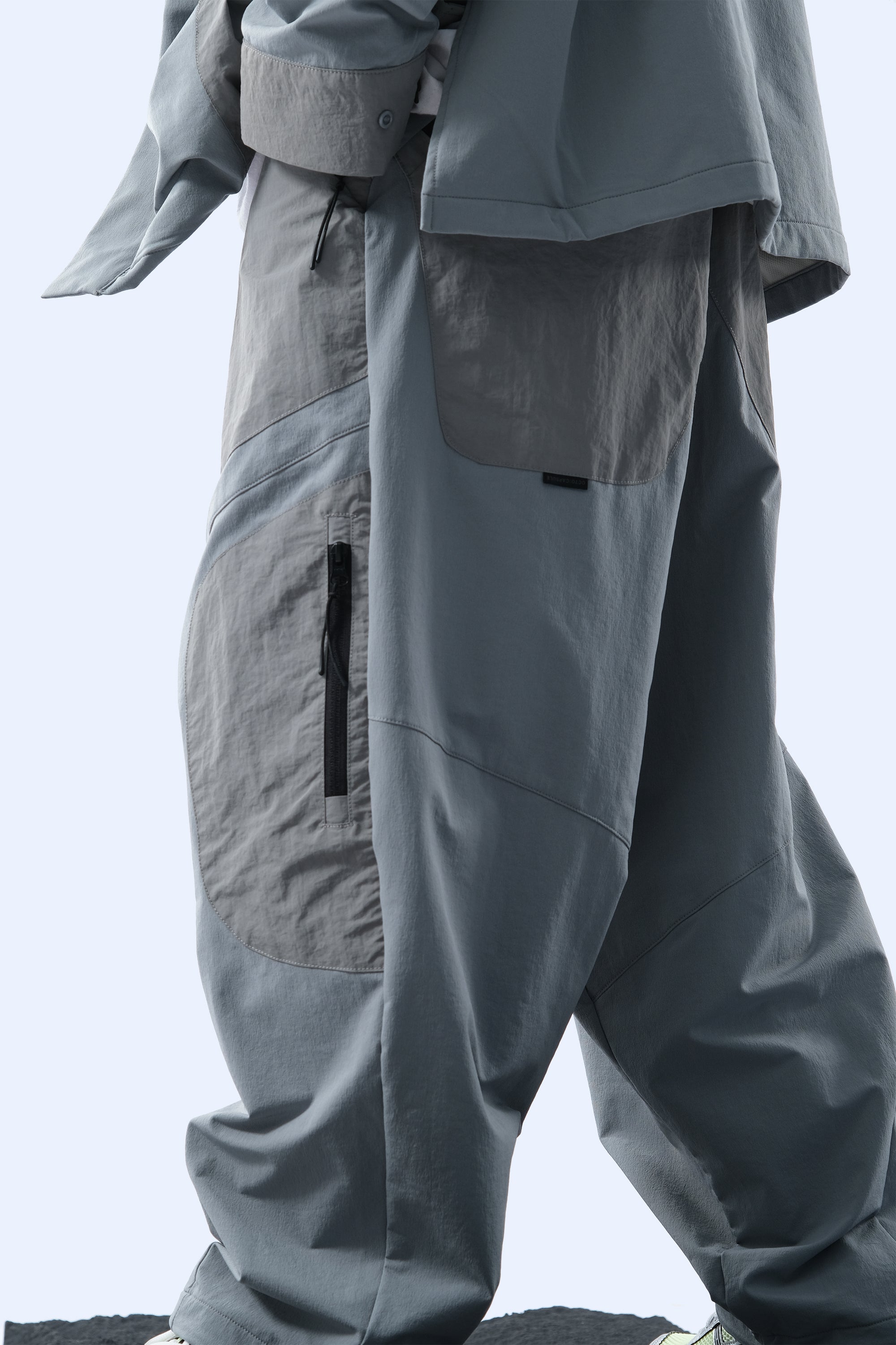 Capsule 03 / CSP-124 Adjustable Panelled Relaxed Pants  (Light Grey)