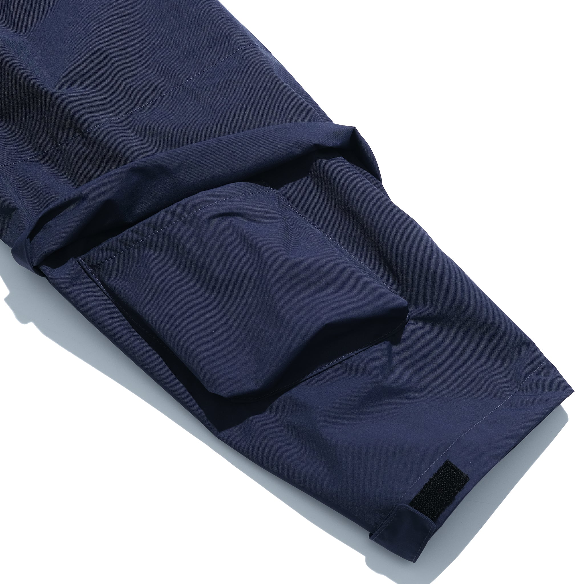 AW22 / 03 — J22-022 Expandable Crossbag Windbreaker (Navy)