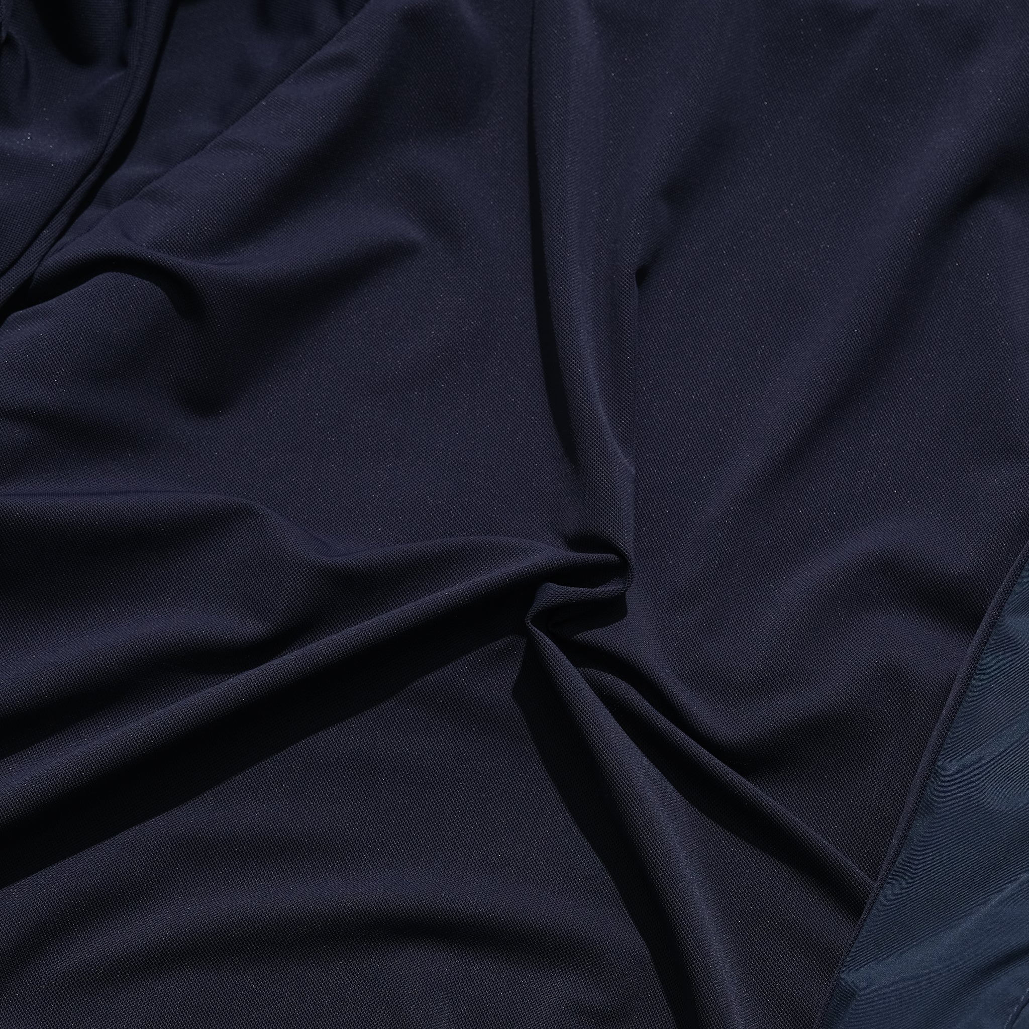 AW22 / 03 — J22-022 Expandable Crossbag Windbreaker (Navy)