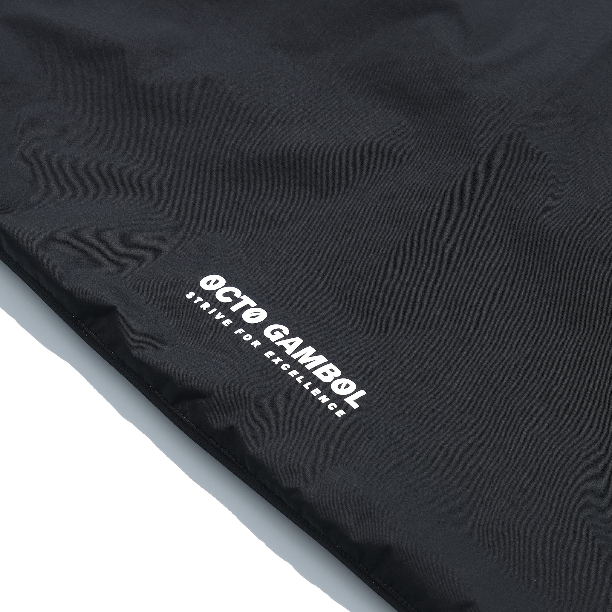 AW22 / 03 — J22-022 Expandable Crossbag Windbreaker (Black)
