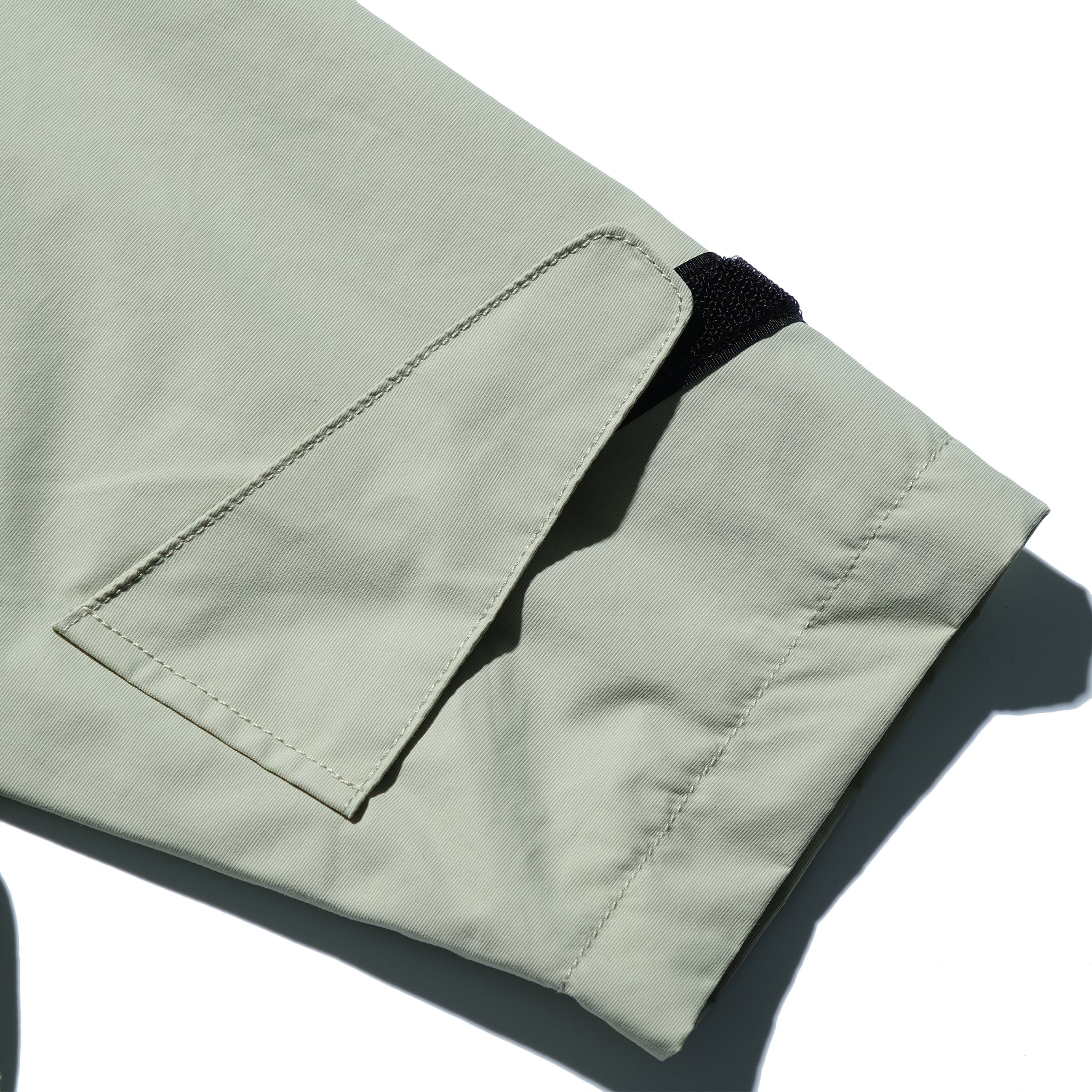 AW22 / 06 —J22-024  Flexible Collar Windbreaker (Mint Green)