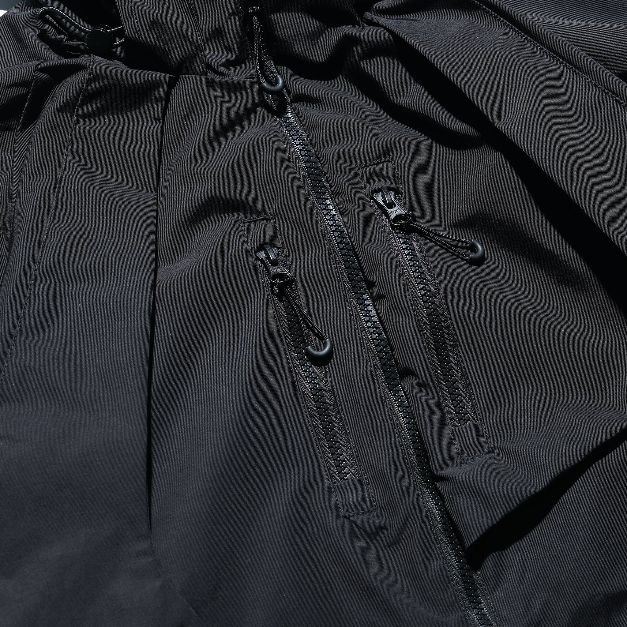 AW22 / 06 —J22-024  Flexible Collar Windbreaker (Black)