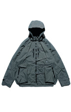 AW22 / 06 —J22-024  Flexible Collar Windbreaker (Gauntlet Green)