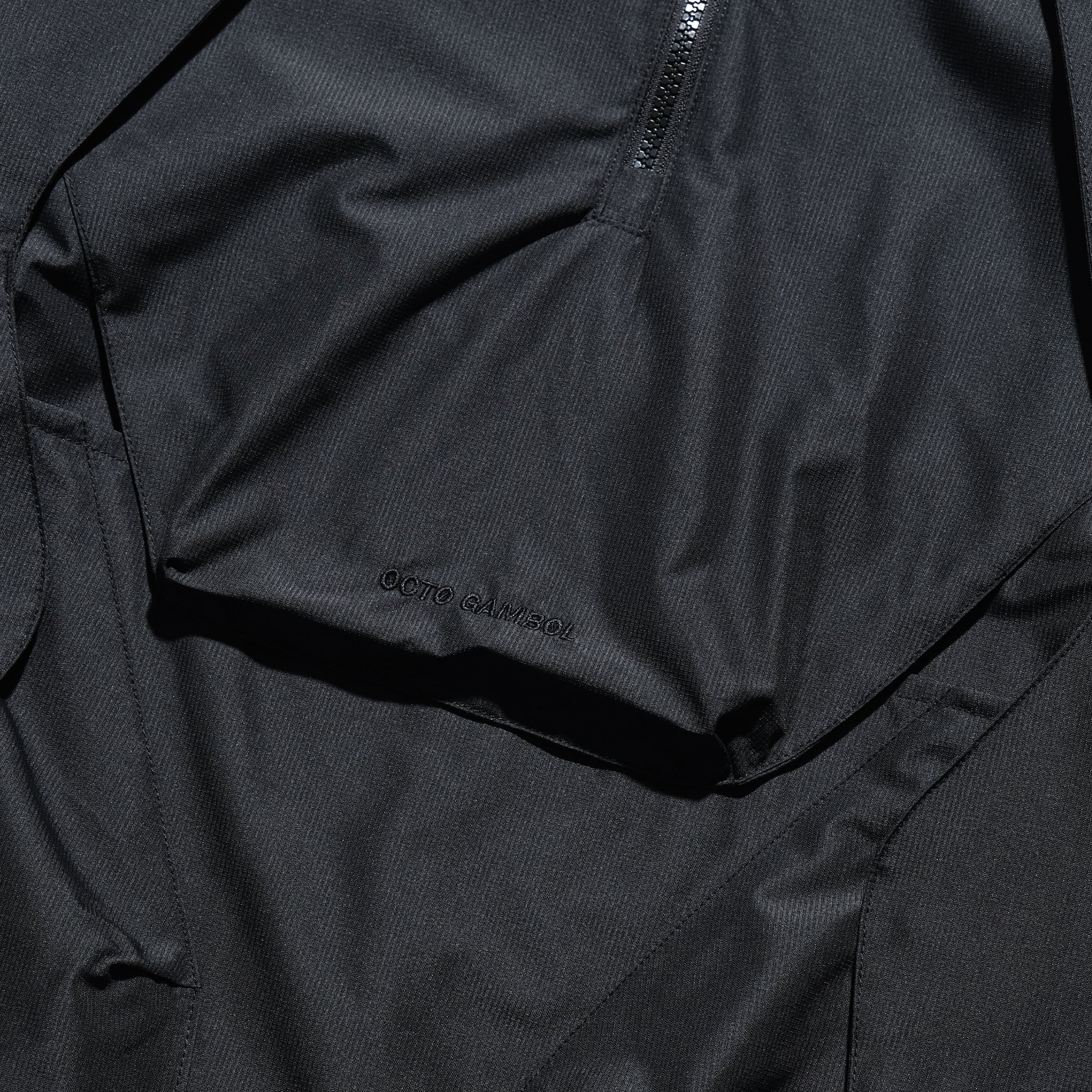 AW22 / 10 — J22-025 Flexible Armoured Pullover (Black)