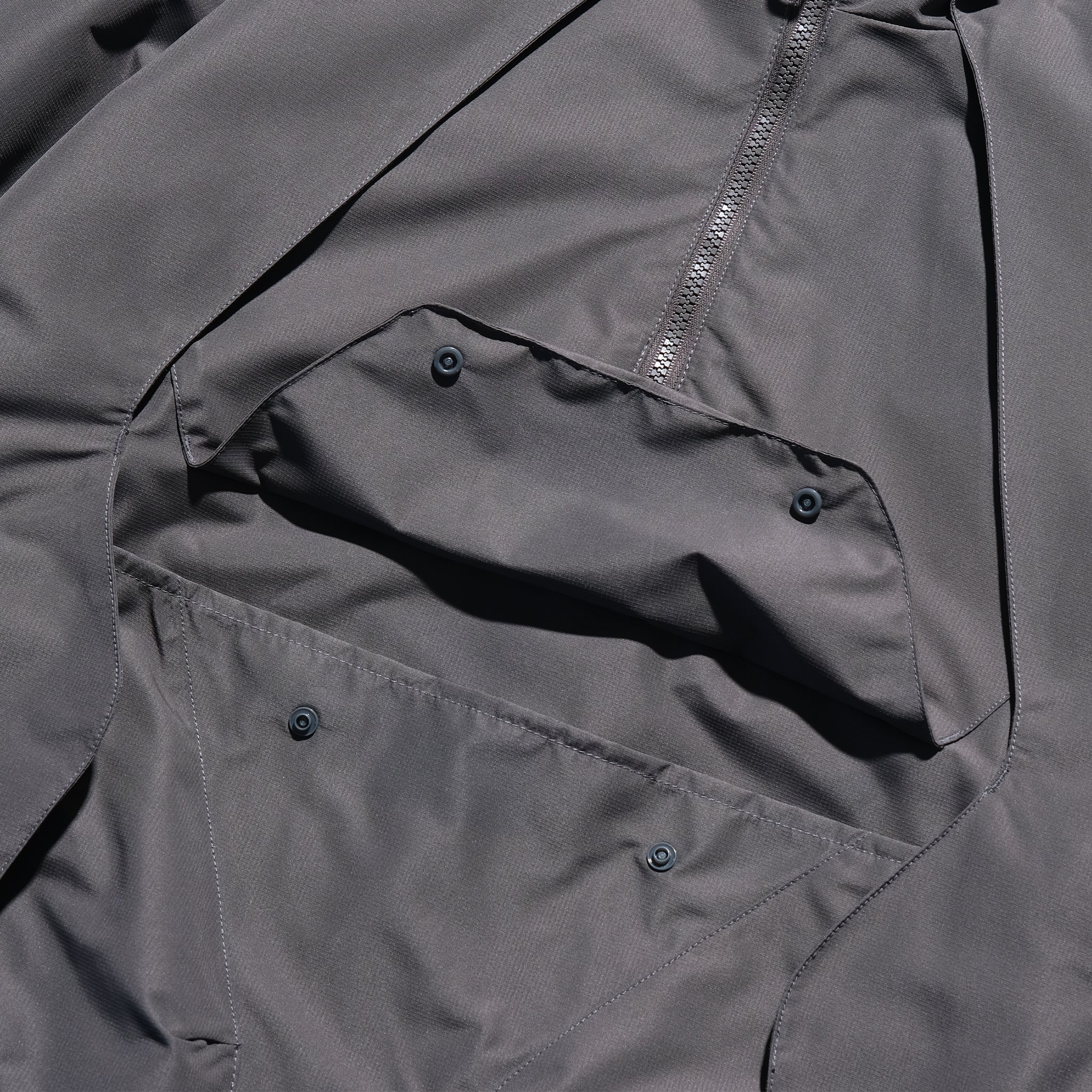 AW22 / 10 — J22-025 Flexible Armoured Pullover (Gauntlet Grey)