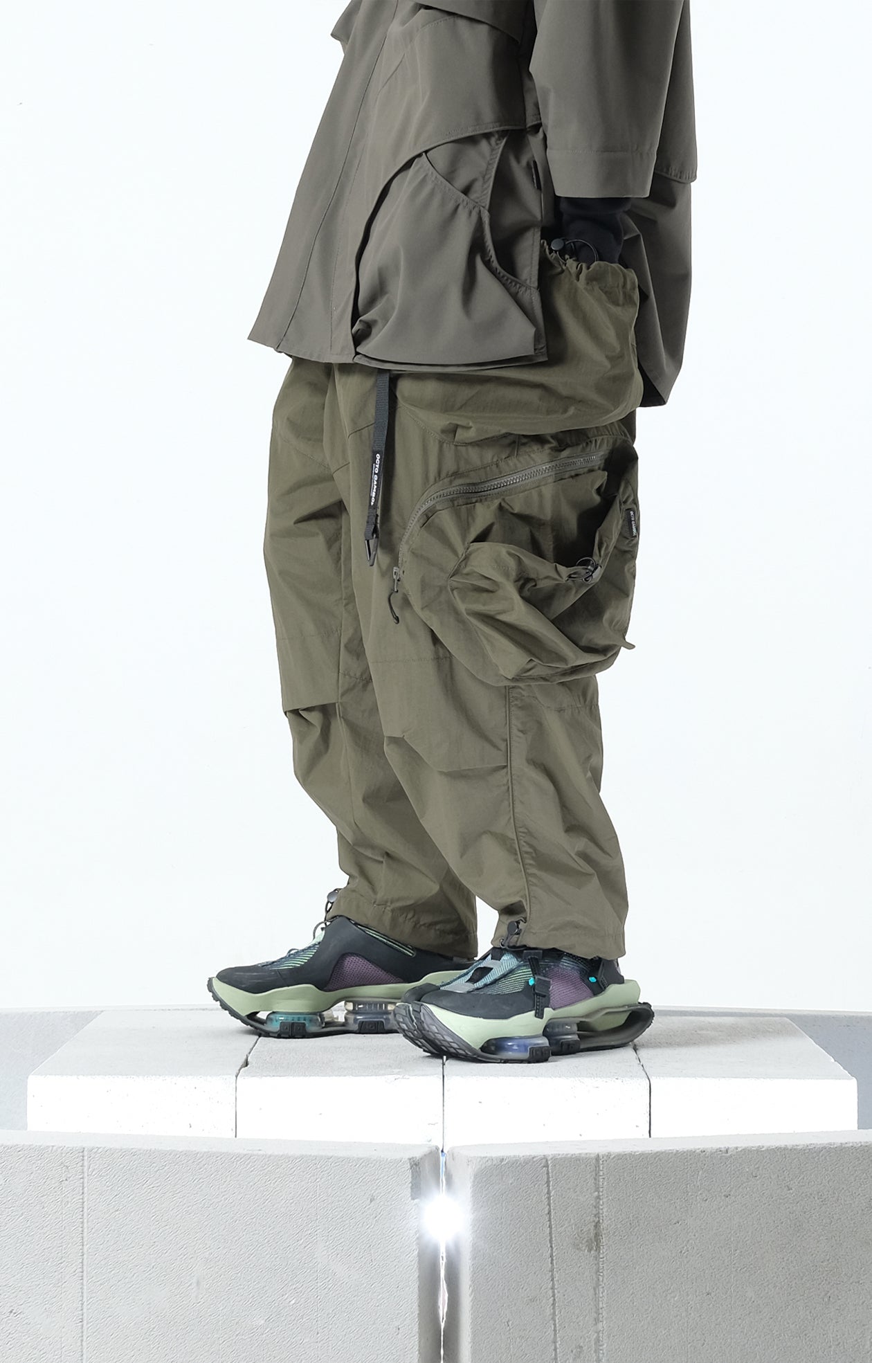 Pre-season LP-114 Drawstring Pocket Pants (Green)