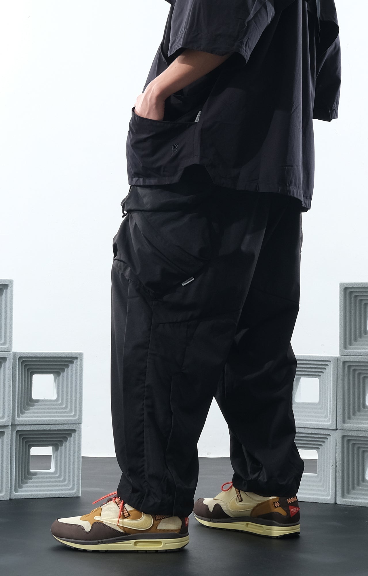 SS22/ 09 LP-117 Hidden Pipeline Pants (Black)