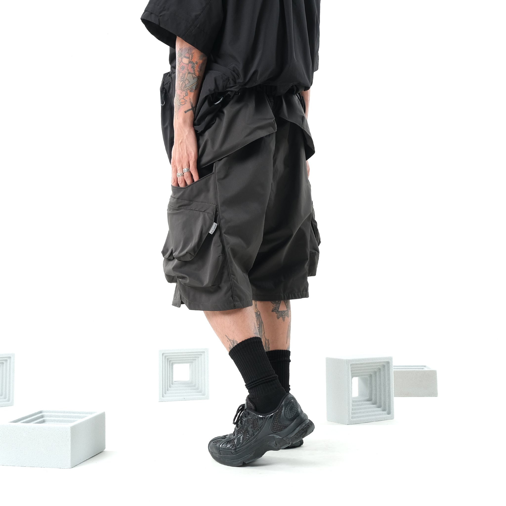 SS22 / 05 S-062 Flexible Trapezoidal Shorts (Woodland Grey)