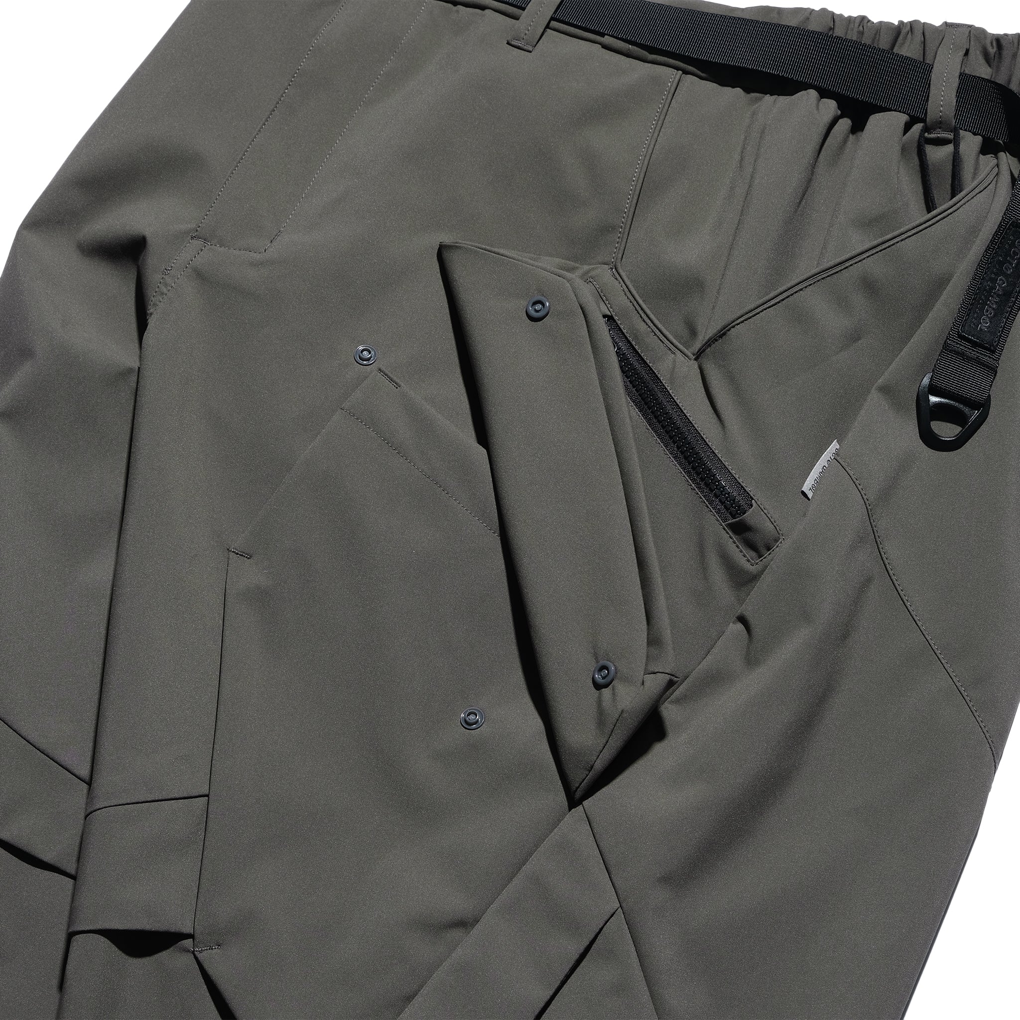AW22 / 05 —  P22-121 Hidden Pocket Trapezoidal Pants (Gauntlet Grey)