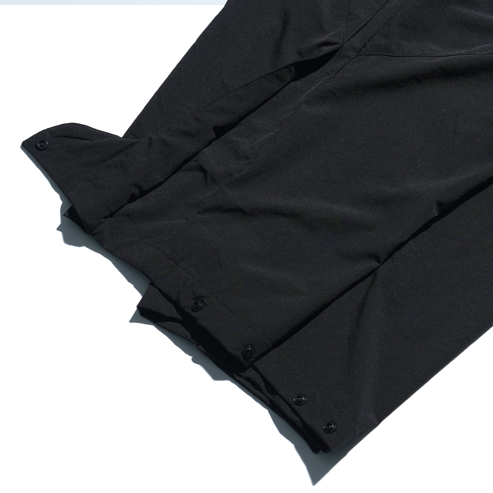 AW22 / 07 —  P22-122  3-way Expandable Relaxed Pants (Black)