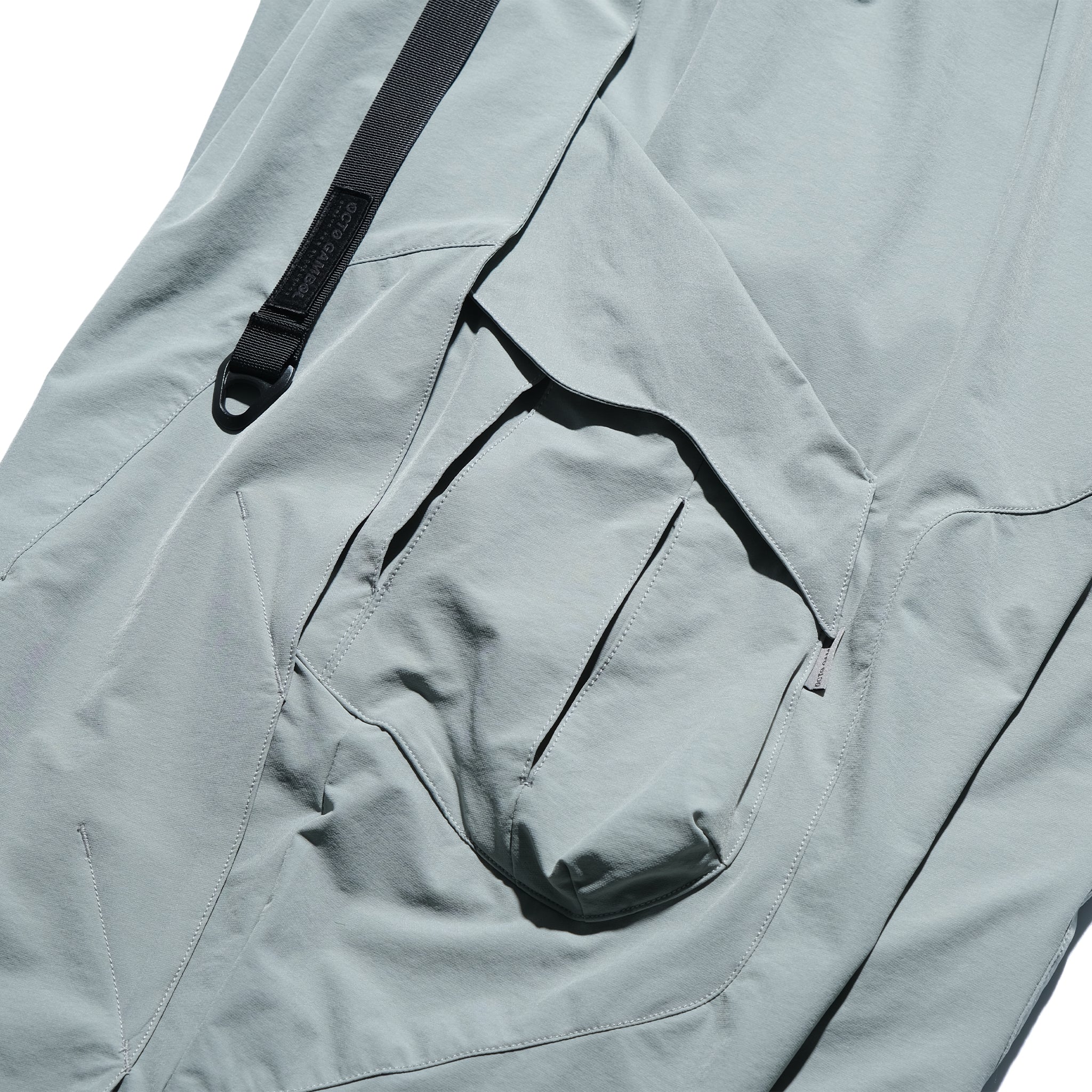AW22 / 07 —  P22-122 3-way Expandable Relaxed Pants (Light Grey)