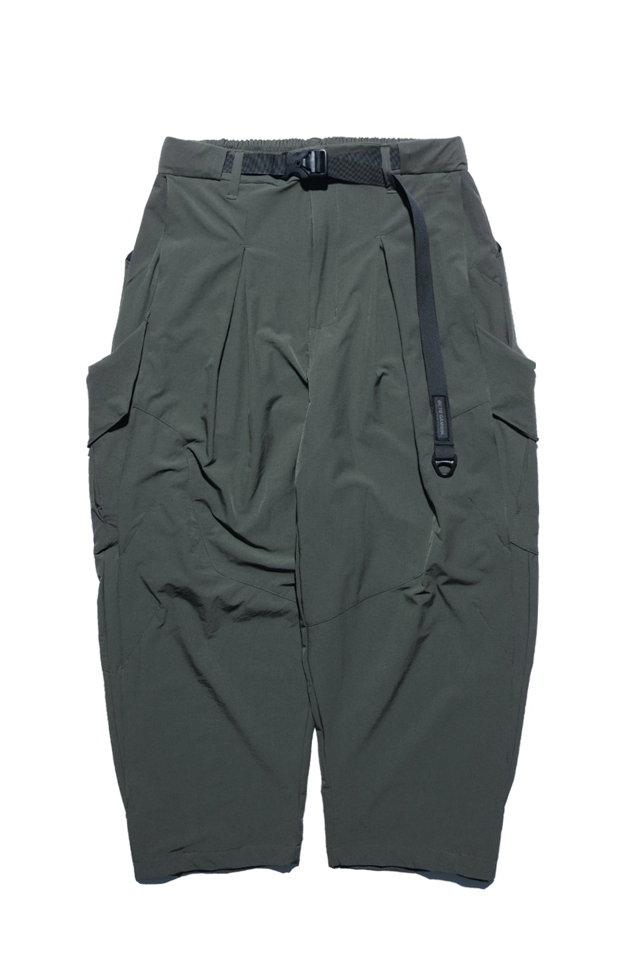 AW22 / 07 —  P22-122 3-way Expandable Relaxed Pants (Green)