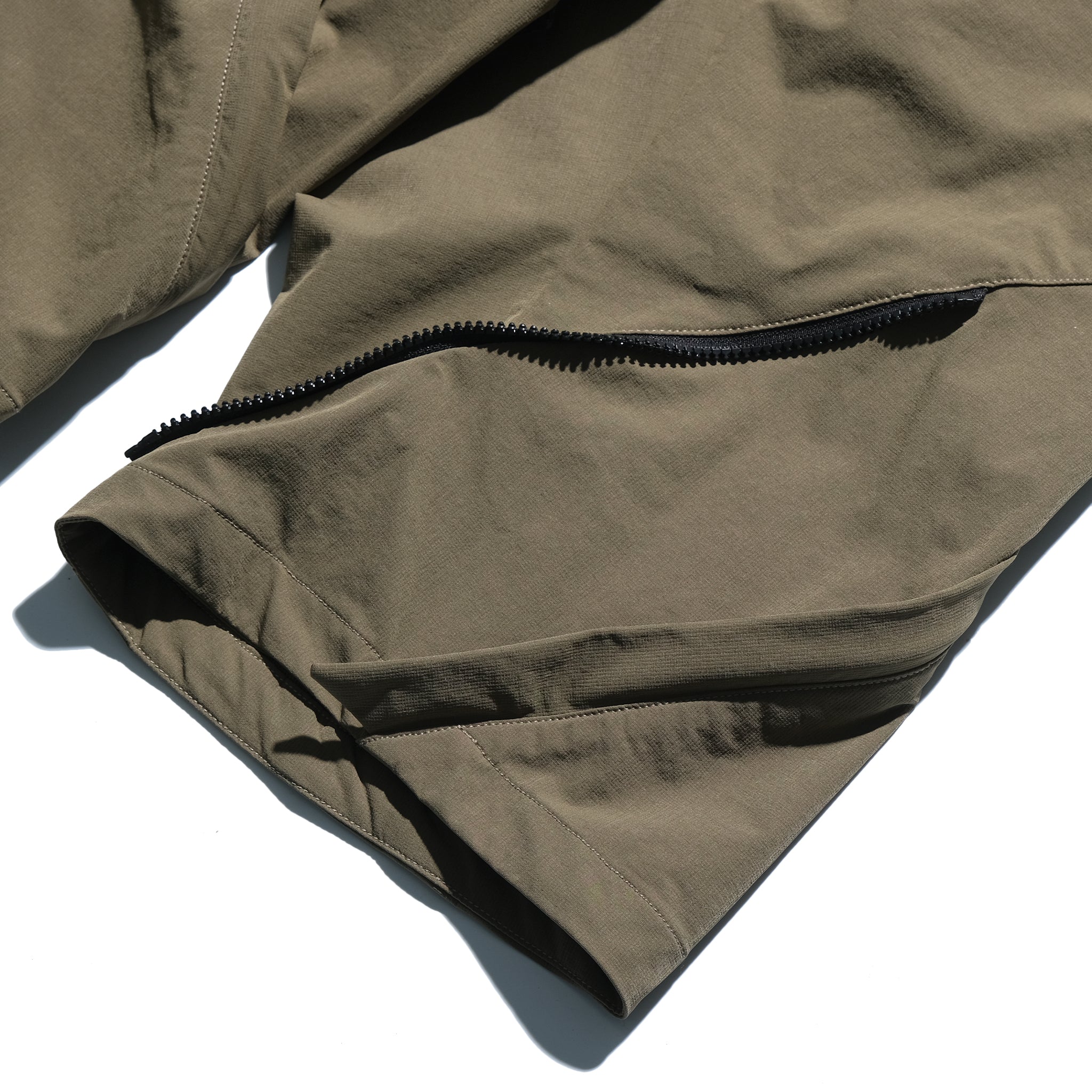 AW22 / 12 —  P22-123 Adjustable Spiral Pants  (Khaki)