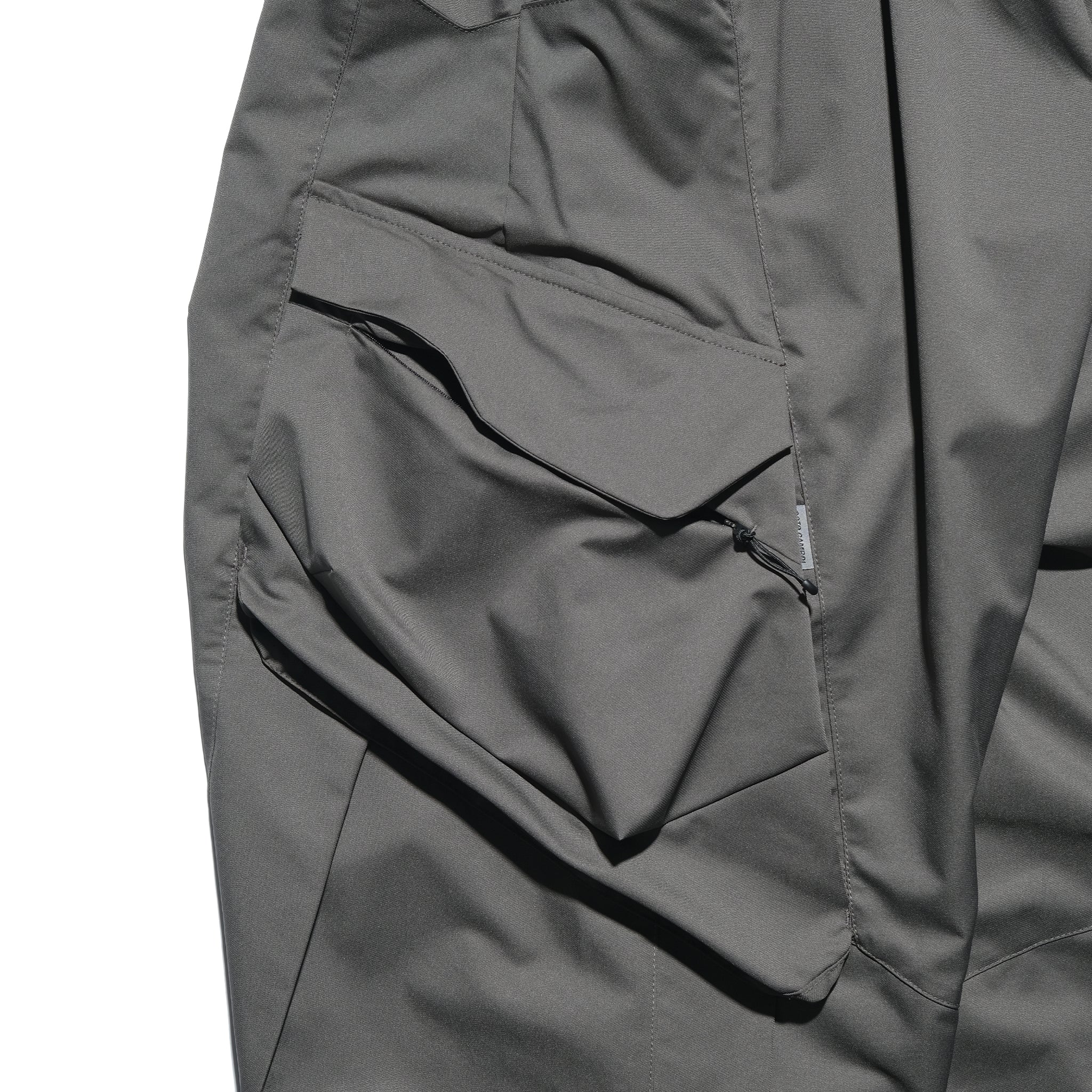 AW22 / 09 —  P22-124  Trapezoidal Loose Pants (Gauntlet Green)