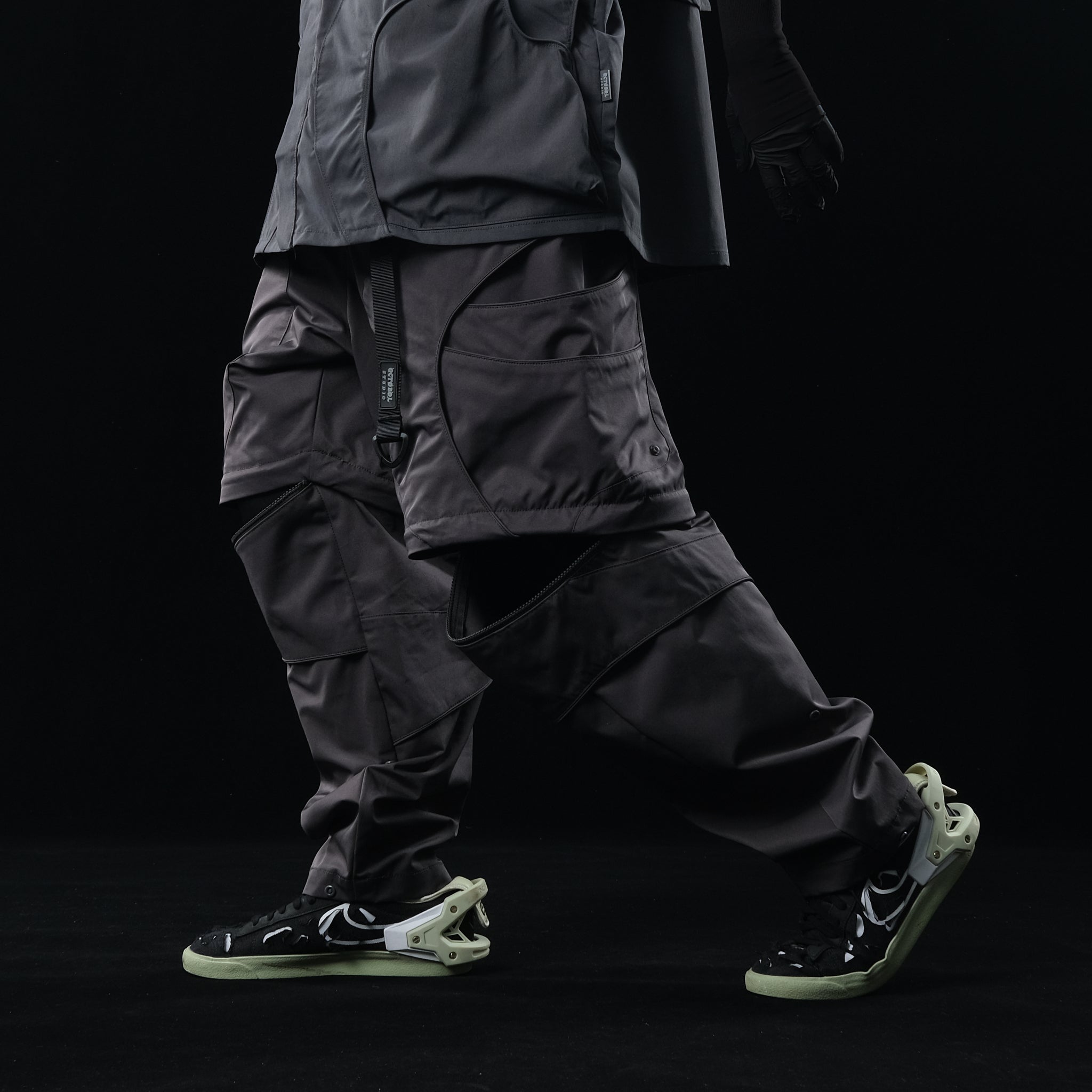 OS-LL04 Cascade Zip-off Pants (Dark Grey)