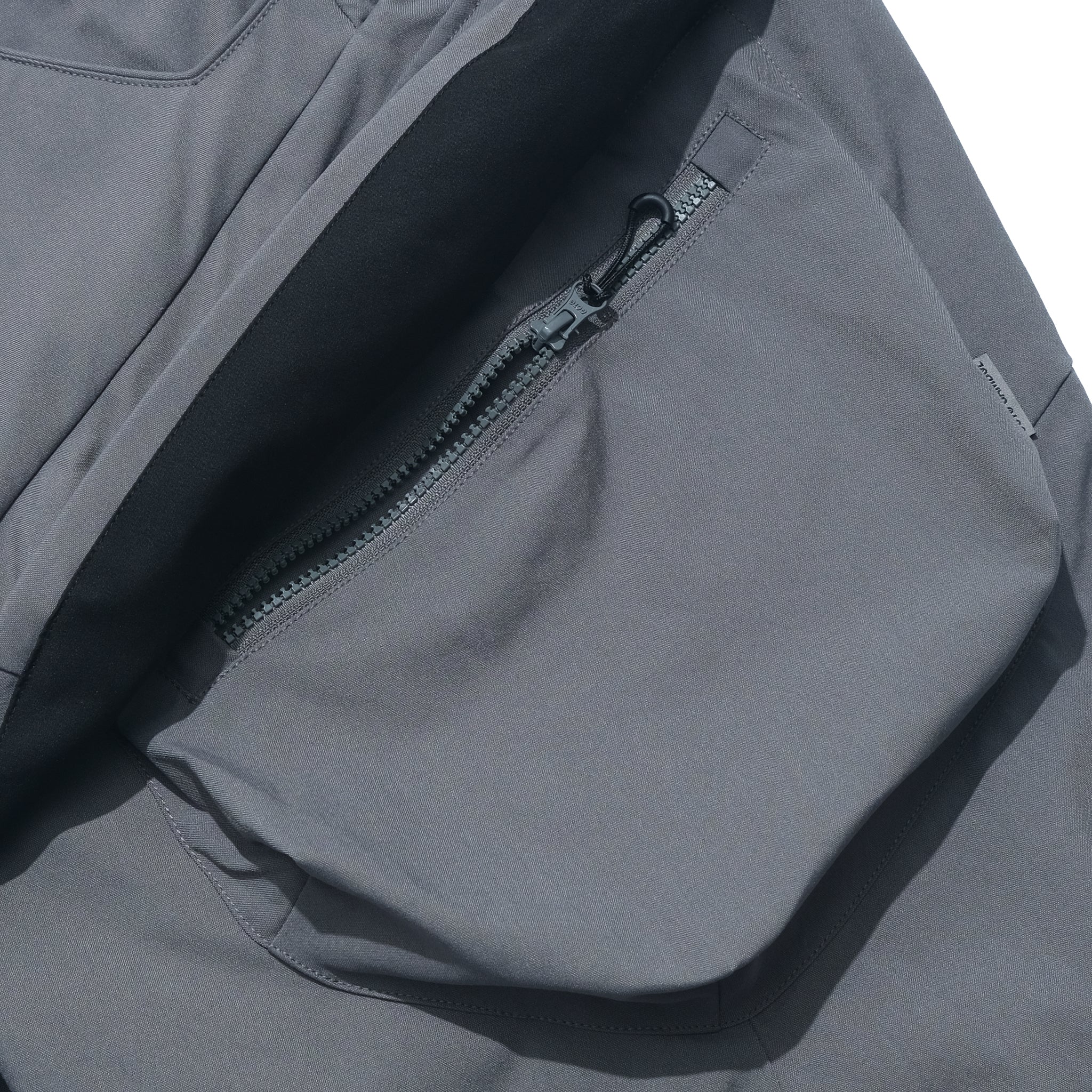 SS22 / 01 S-061 Vizor Short (Grey)