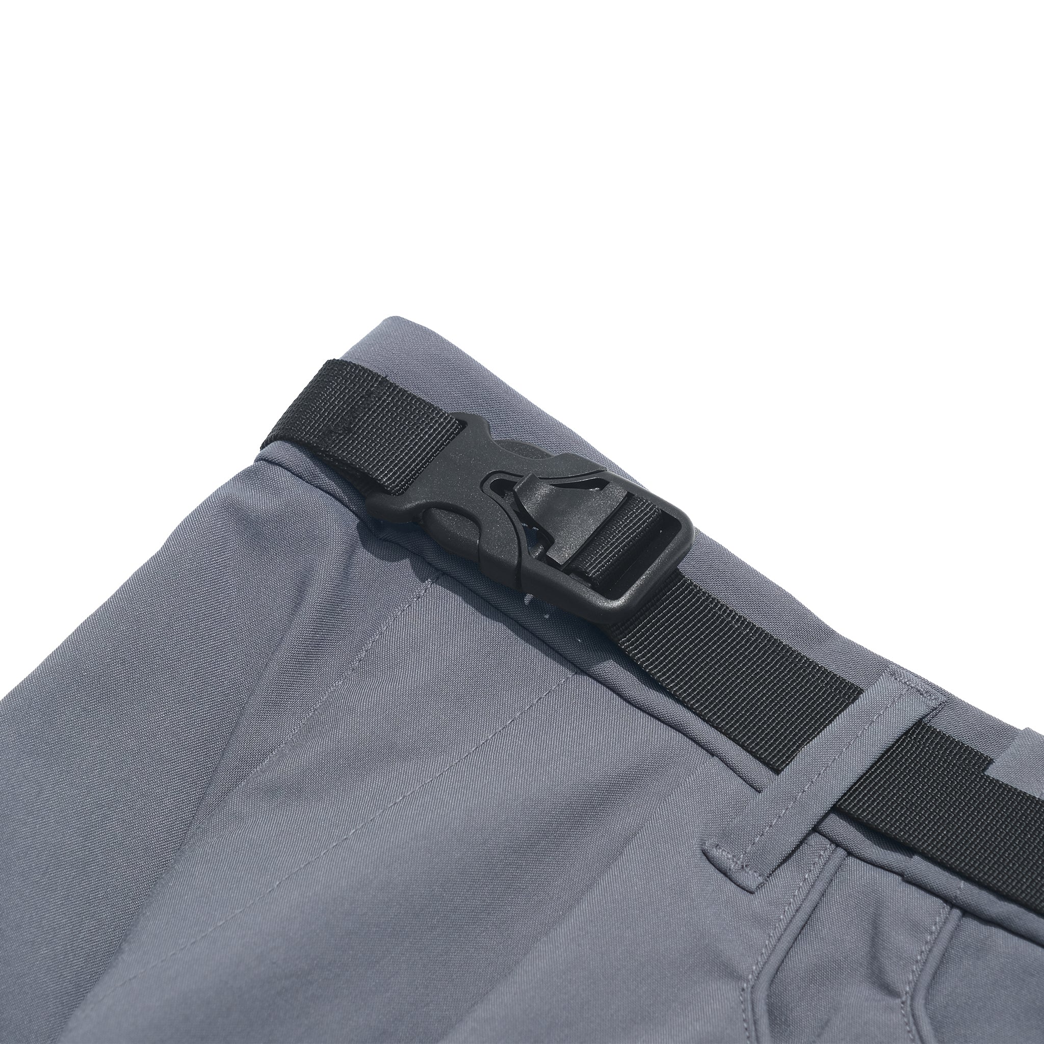 SS22 / 01 S-061 Vizor Short (Grey)