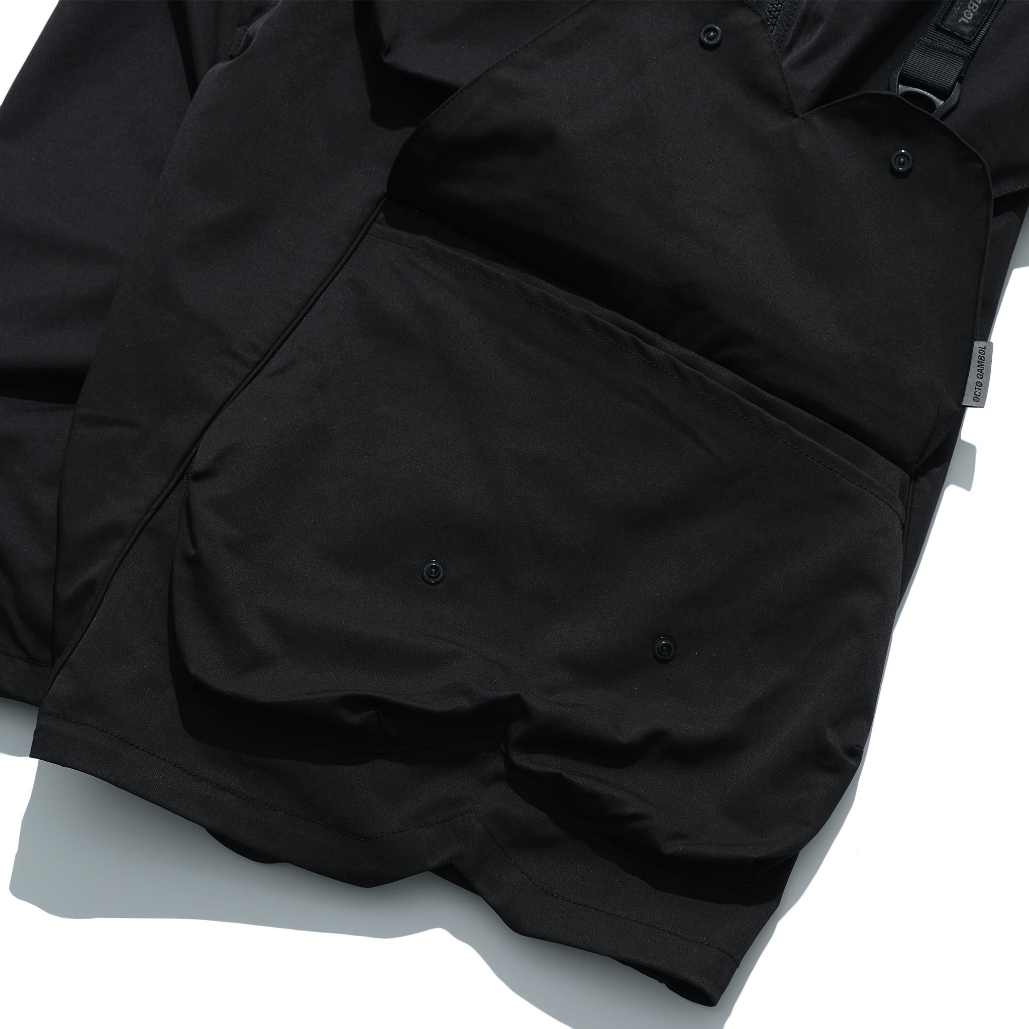 SS22 / 05 S-062 Flexible Trapezoidal Shorts (Black)