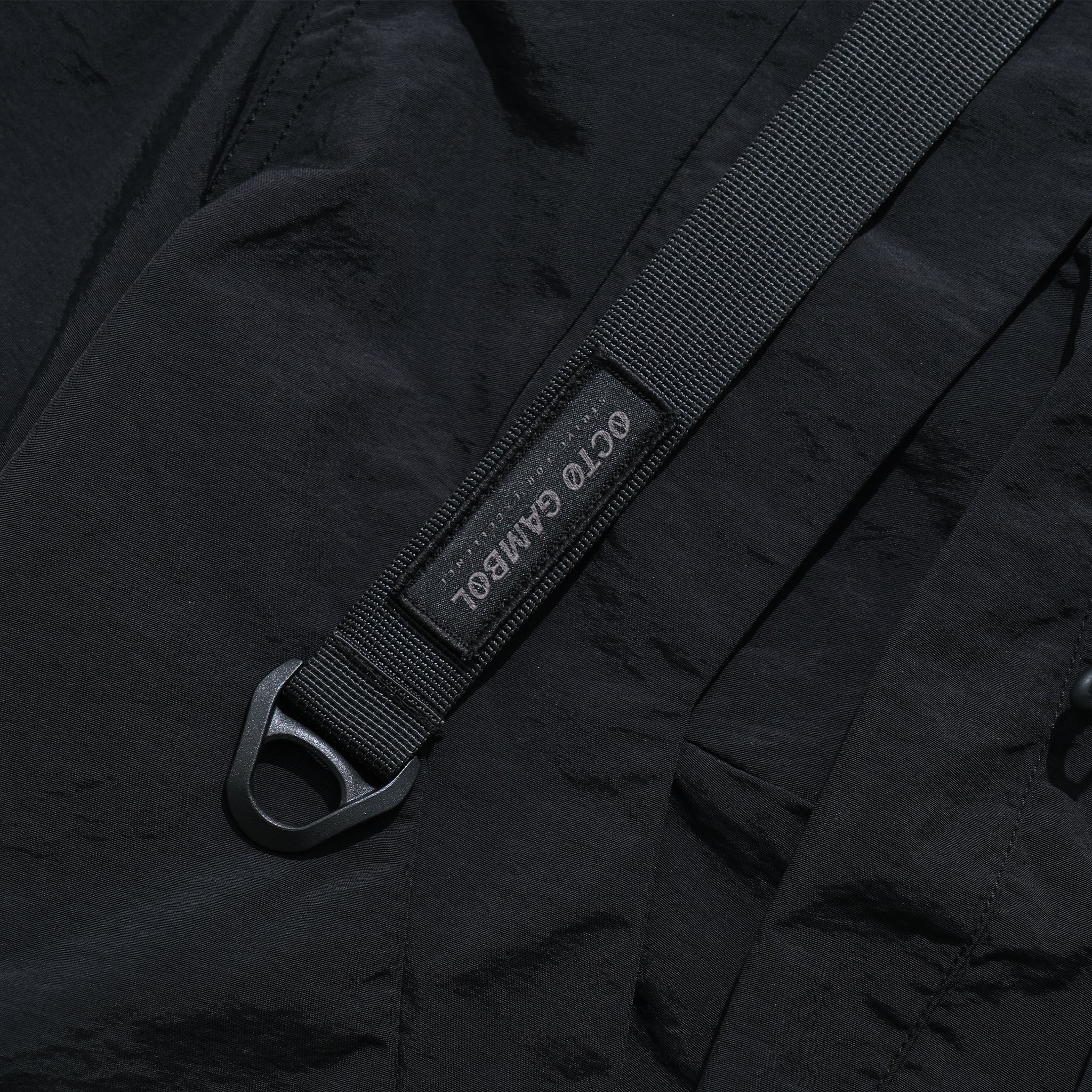 SS22 /07 S-063 V-shape Shorts (Black)