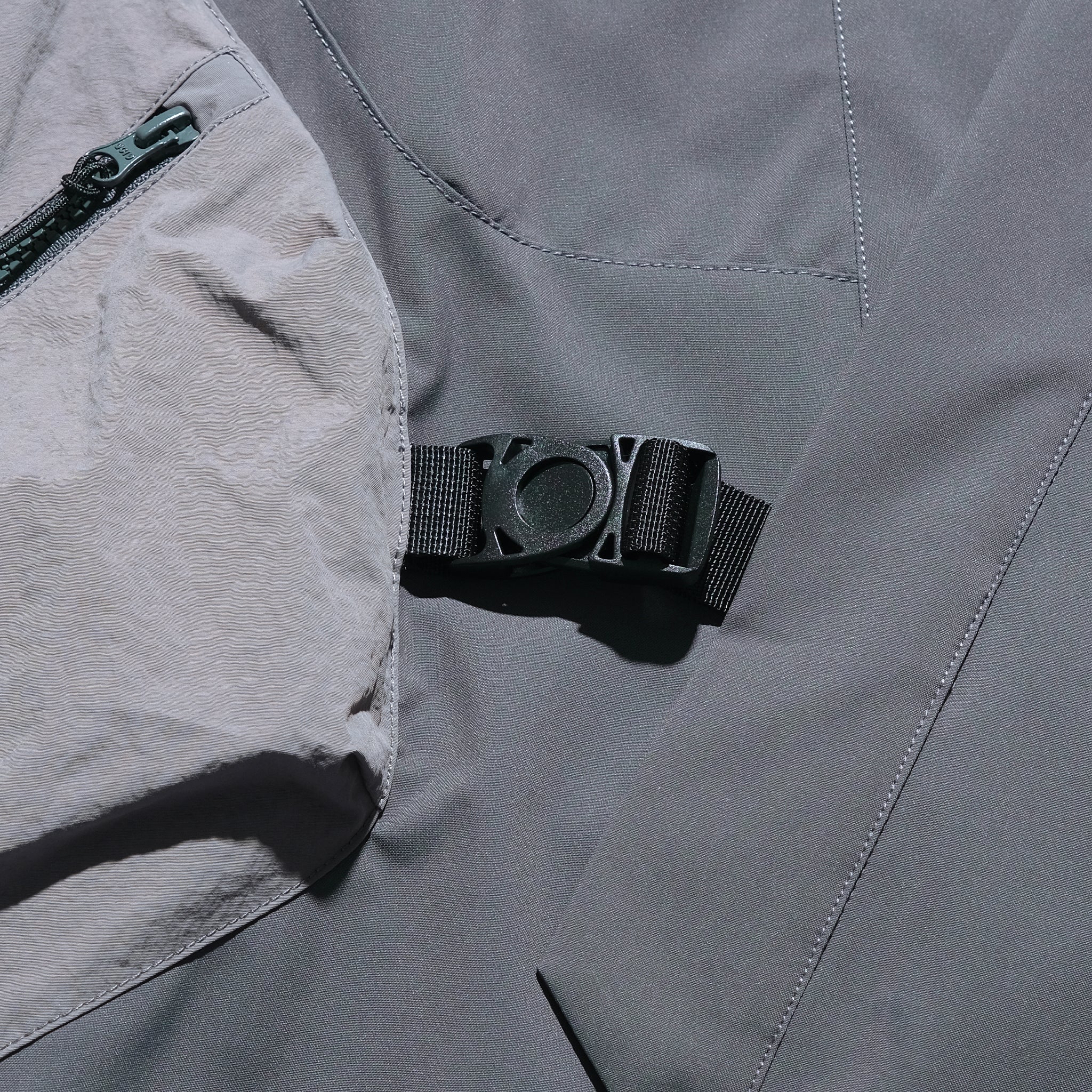 AW22 / 11 — T22-065 Crossbody Bag Utility Vest  (Grey)