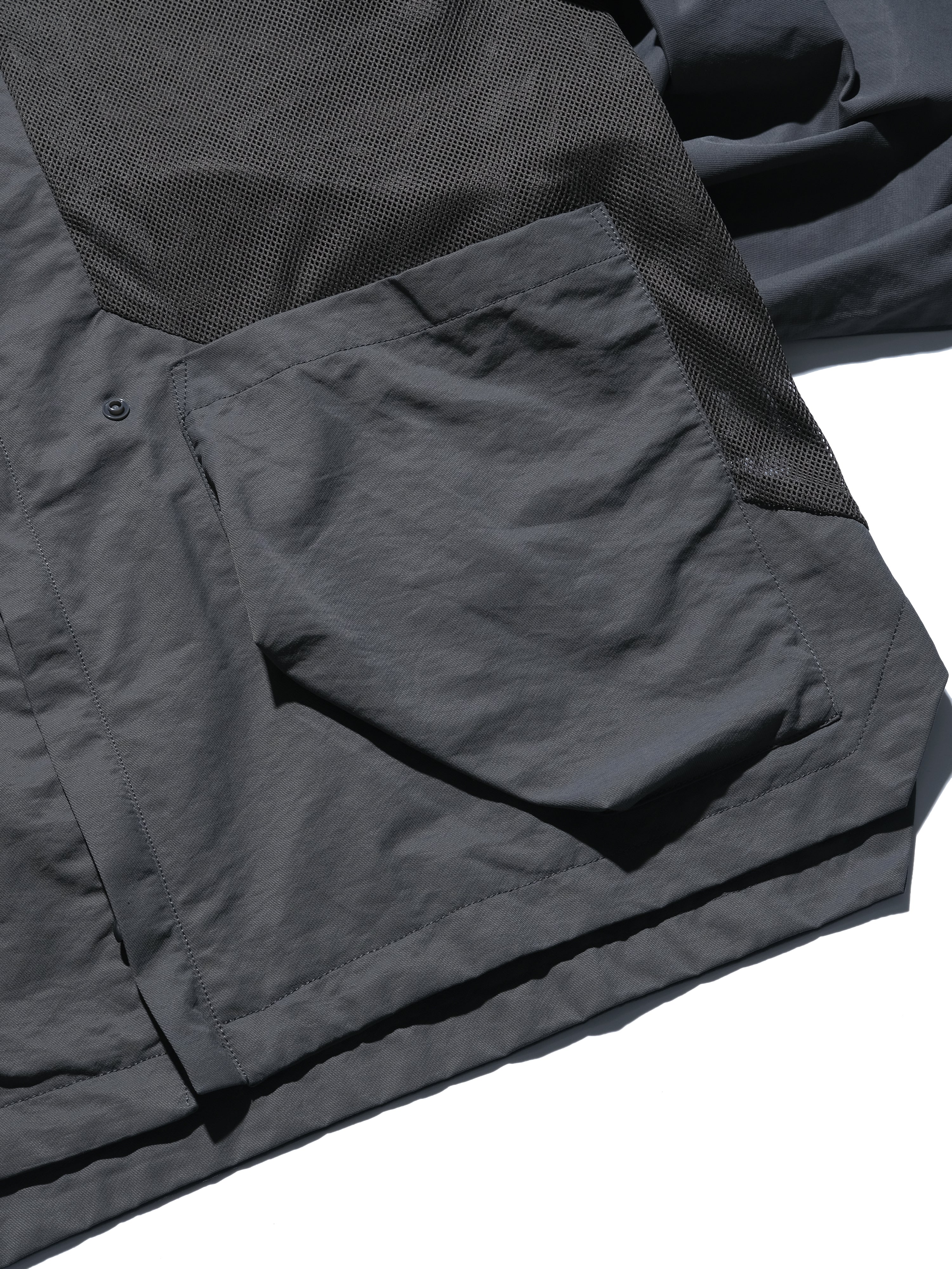 SS23 / 03 — T23-069 Switchable Breathing Shirt (Iron Grey)