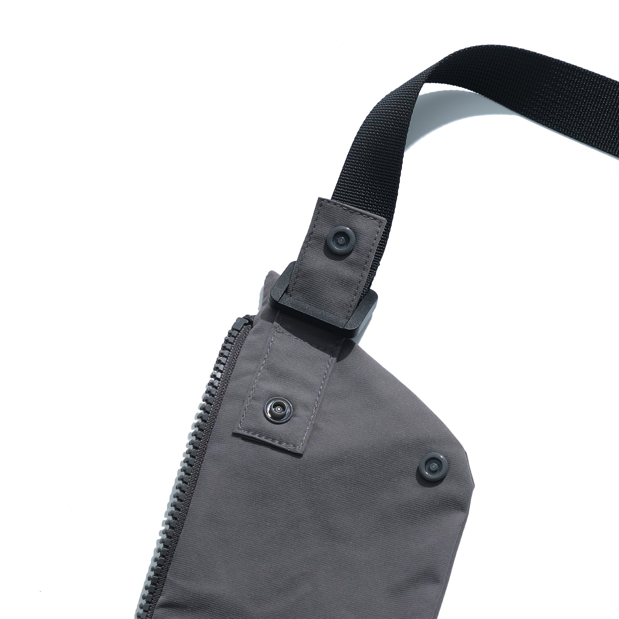 SS22/ 15 TH-062 Crossbody Bag Vest (Grey)