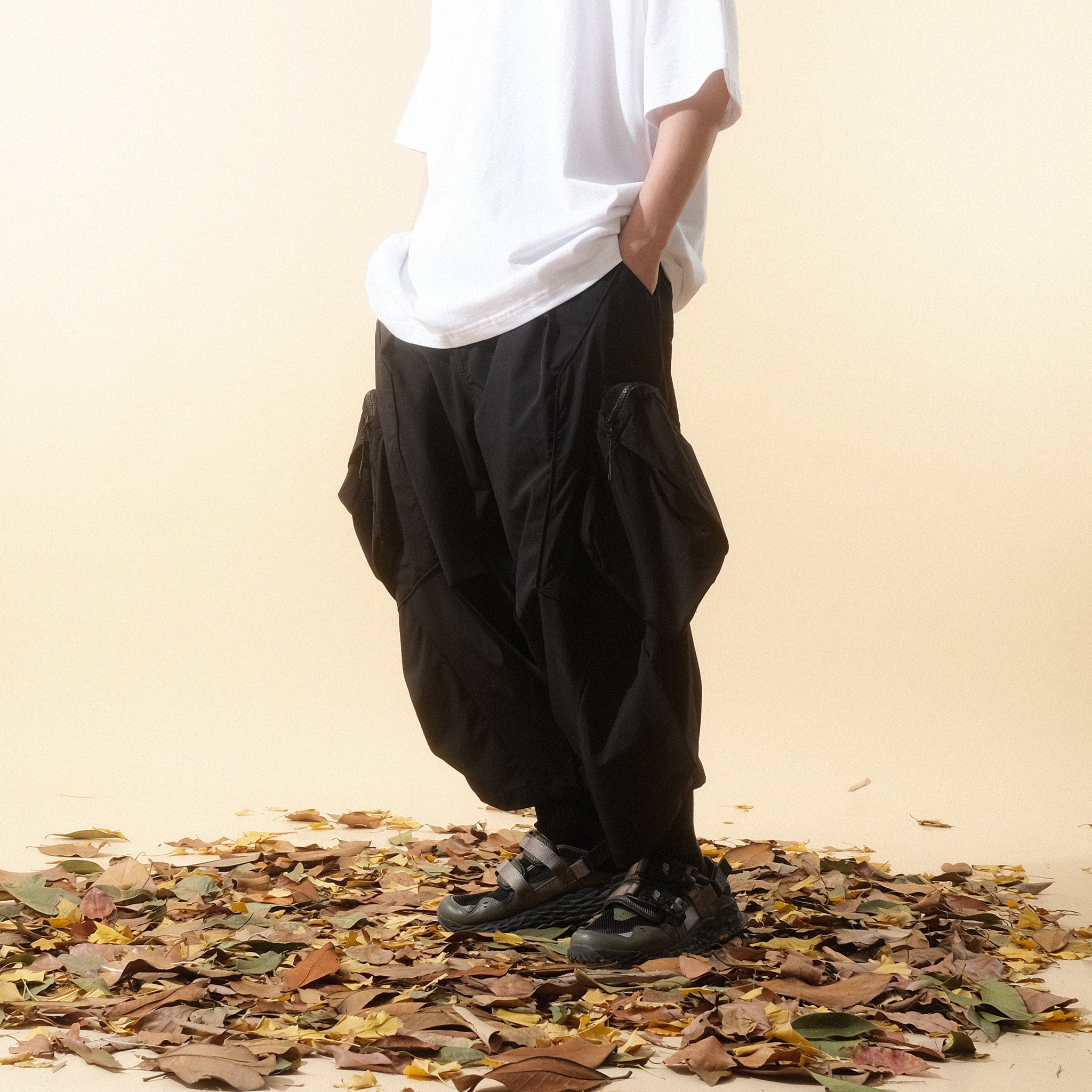 Capsule 01 / CB116 Nylon 80% Adjustable Pants (Black)